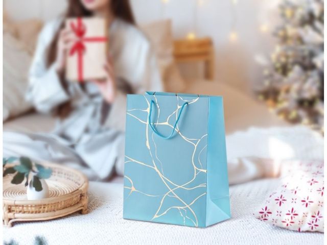 Image 4 Пакет подарочный с ручками, 32х26х12 см., голубой, серия Amelia, PERFECTO LINEA