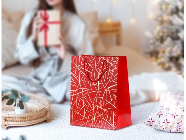 Image 5 Пакет подарочный с ручками, 32х26х12 см., красный, серия Emma, PERFECTO LINEA