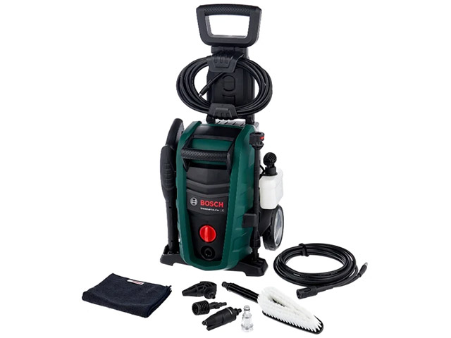 Очиститель высокого давления BOSCH UniversalAquatak 130+ Car Kit