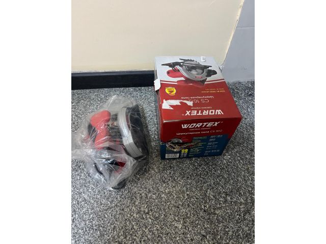 Image 1 Циркулярная пила WORTEX CS 1612 в кор. 1200 Вт, 160 мм, до 52 мм уцененный (0254835703)