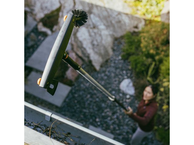 Image 8 Насадка-очиститель для желобов OneClick FISKARS