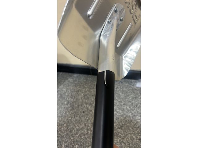 Лопата снеговая автомобильная алюминиевая FISKARS уцененный (5152677568)